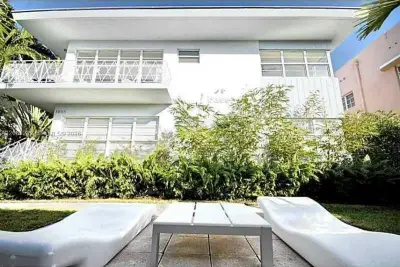 1235 Euclid Ave #8, Miami Beach: photo 1 of 6