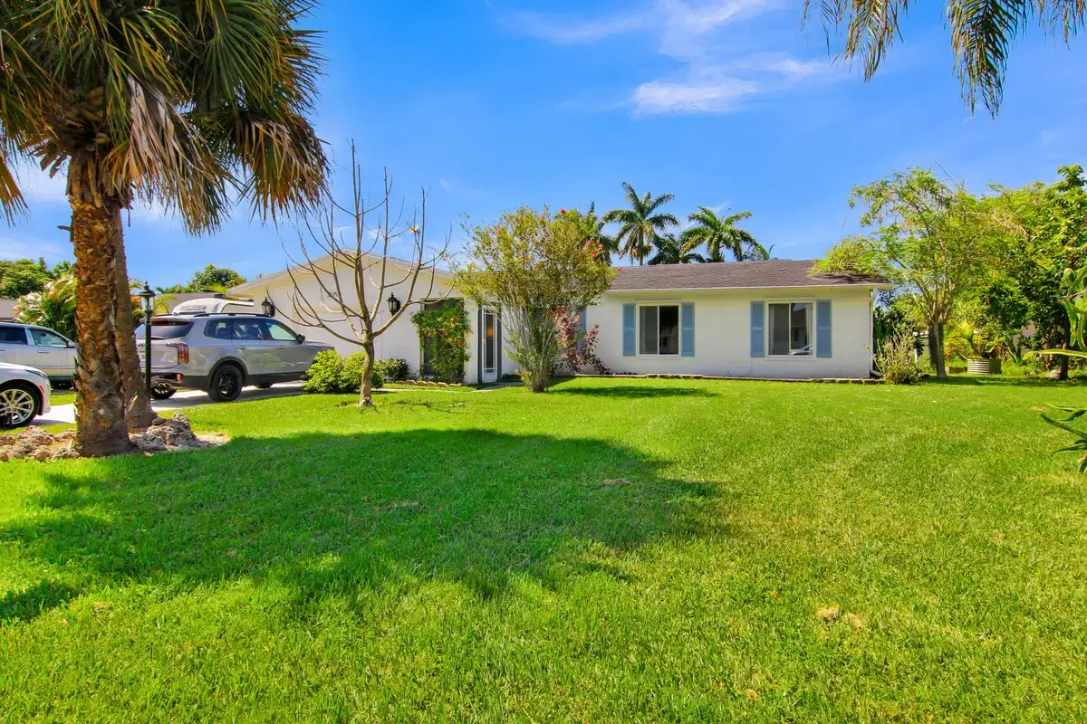 3079 Indian Trl, Lake Worth: photo 1 of 25