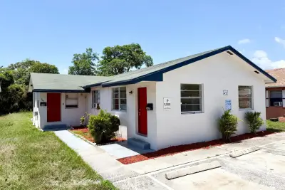 149 W 17th St, Riviera Beach: photo 1 of 11