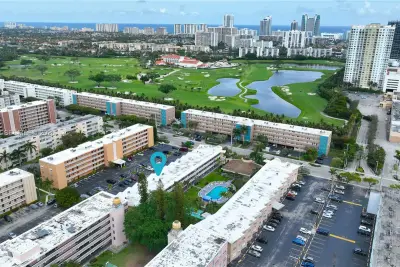 201 NE 14th Ave #8C, Hallandale Beach: photo 1 of 9