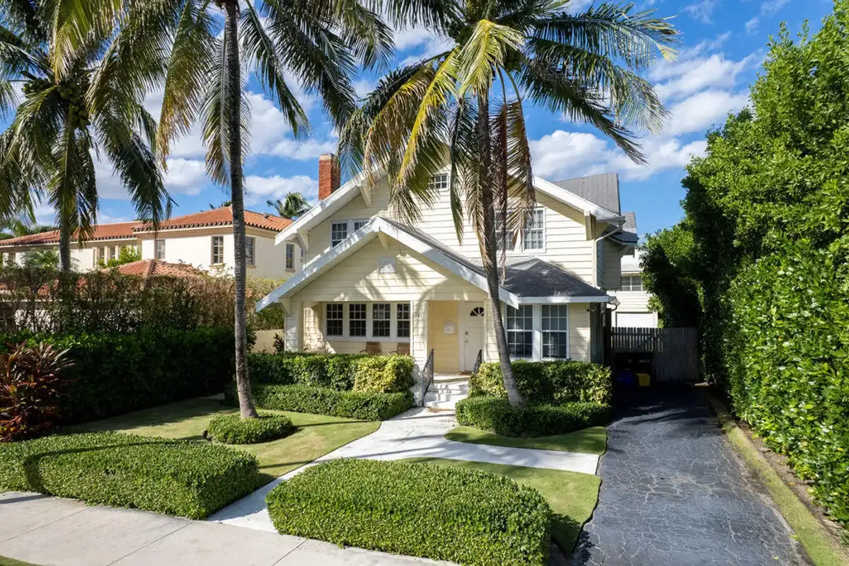 141 Australian Ave, Palm Beach: photo 1 of 20