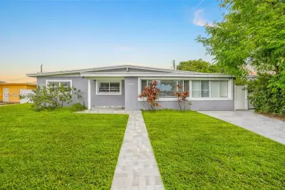 18100 NW 7th Pl, Miami Gardens: photo 1 of 48