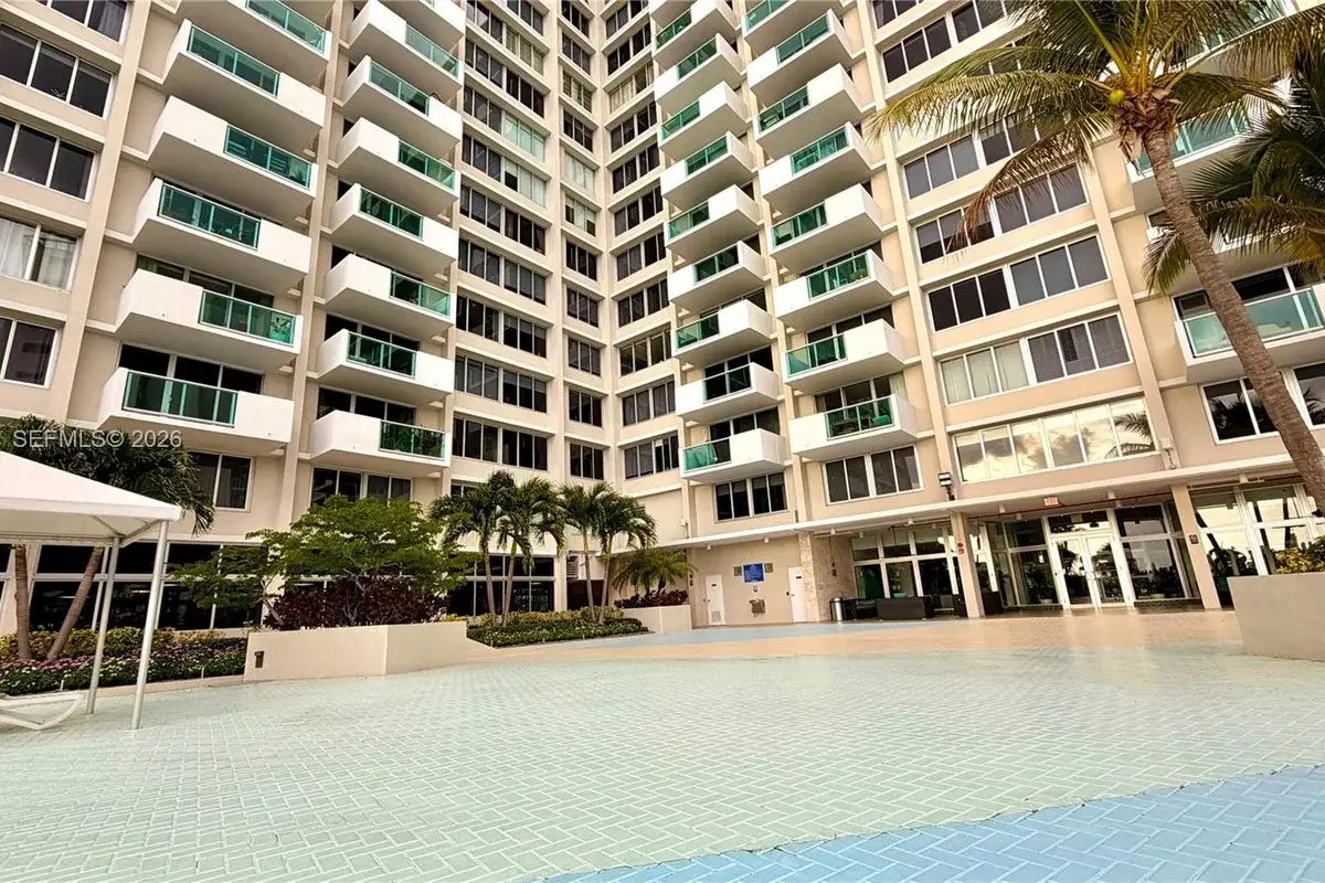 1200 W Ave #1423, Miami Beach: photo 1 of 15