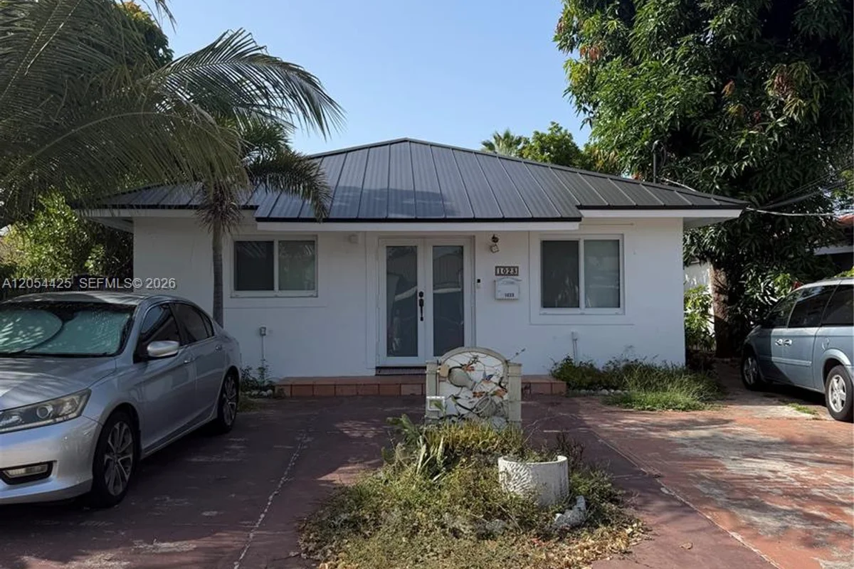 Apartment in Miami: photo 1 of 17