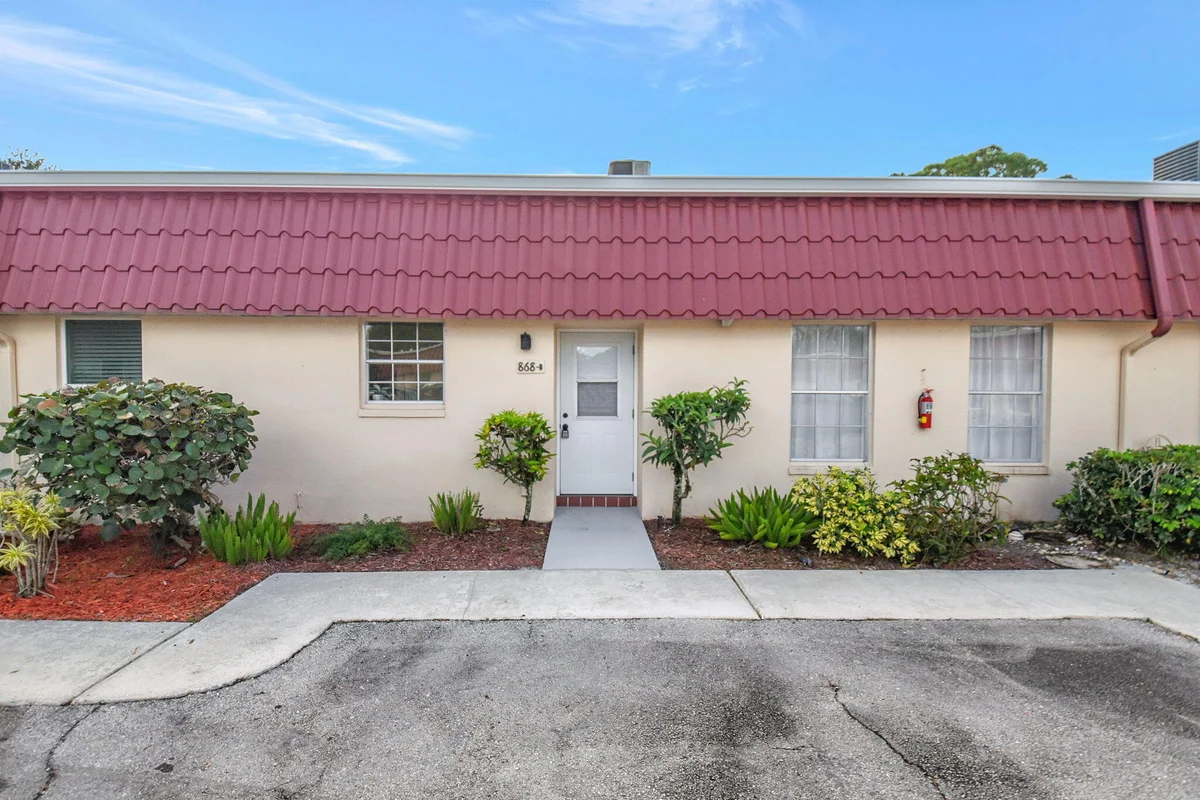 868 Worcester Ln #B, Lake Worth: photo 1 of 28