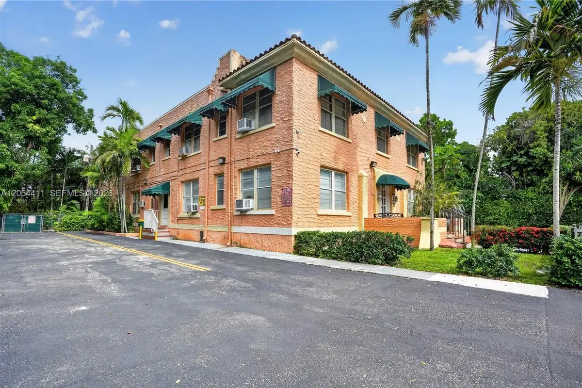 3409 S Le Jeune Rd #11, Coral Gables: photo 1 of 19
