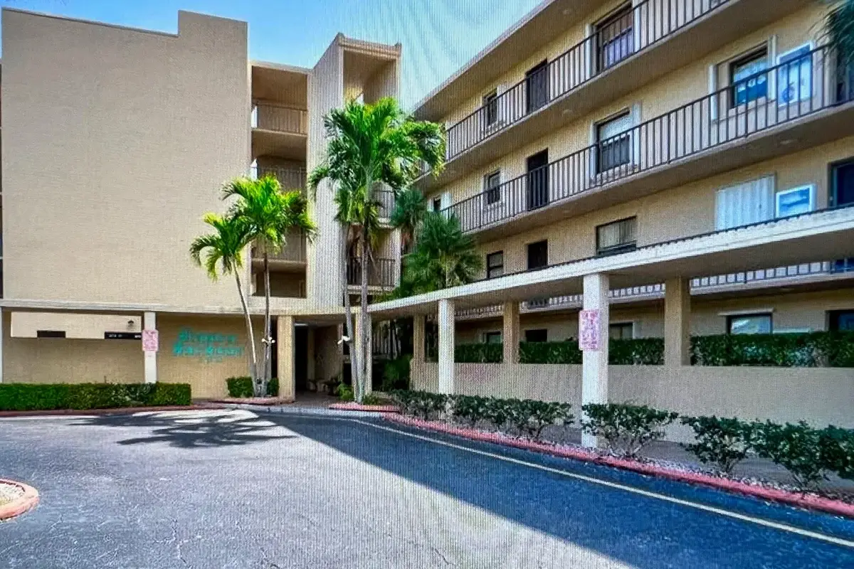 890 N Federal Hwy #102, Lantana: photo 1 of 19