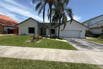 14271 SW 107th Ter, Miami: photo 1 of 37