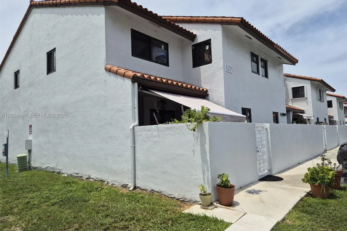 6201 SW 138 Th Ct #G, Miami: photo 1 of 13