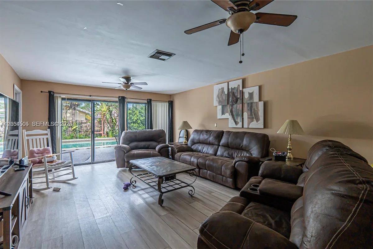 3991 NW 108th Ave, Coral Springs: photo 1 of 10