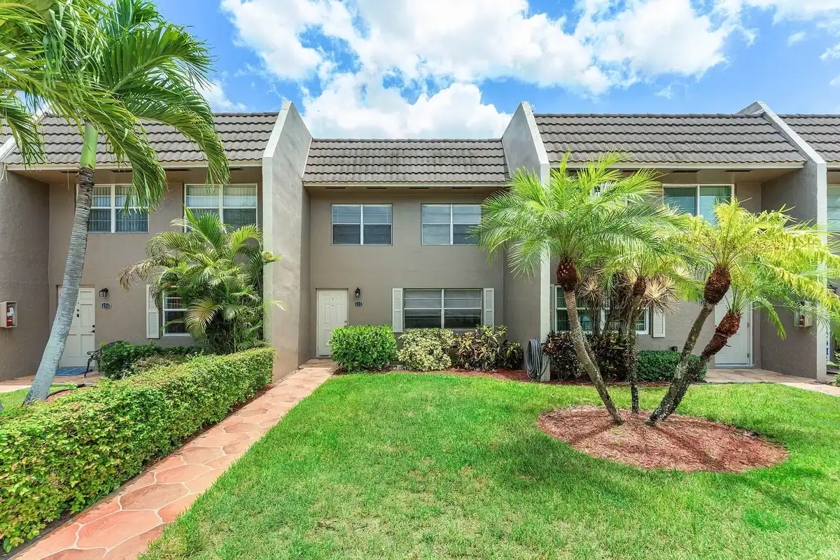 9050 NW 28th St #112, Coral Springs: photo 1 of 36