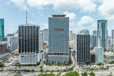 50 Biscayne Blvd #1701, Miami: photo 1 of 39