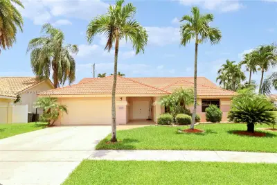 9496 Sun Pointe Dr, Boynton Beach: photo 1 of 32
