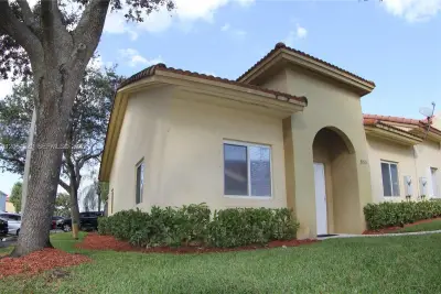 21511 SW 87th Ct, Cutler Bay: photo 1 of 34