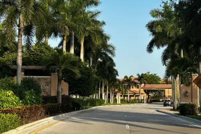 502 SW 147th Ave, Pembroke Pines: photo 1 of 22