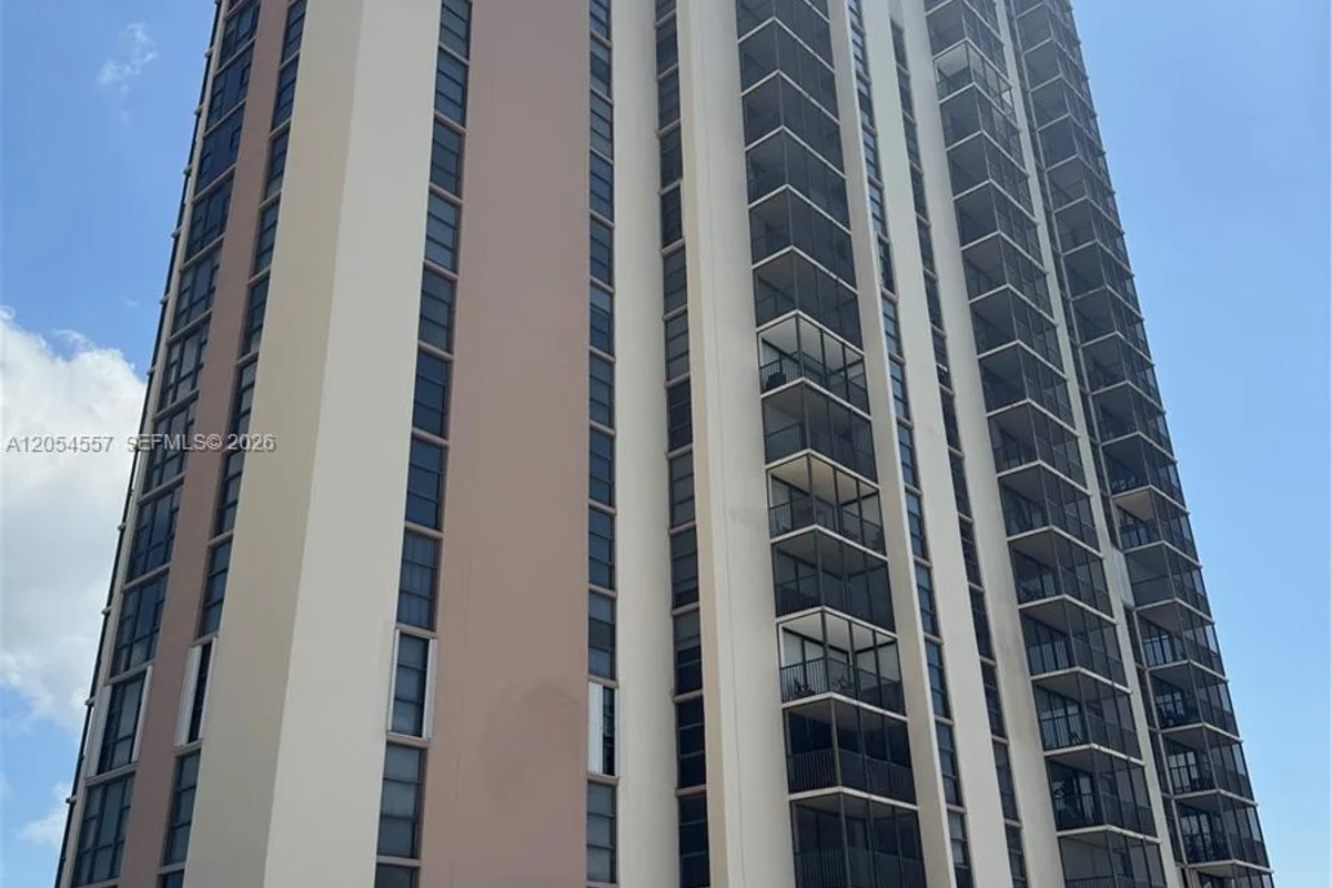 20335 W Country Club Dr #1206, Aventura: photo 1 of 40
