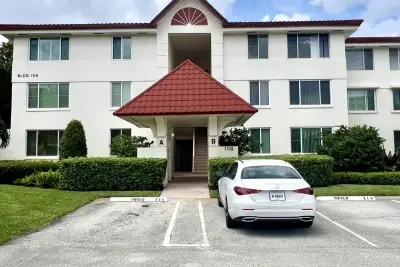 108 Half Moon Cir #B3, Hypoluxo: photo 1 of 25