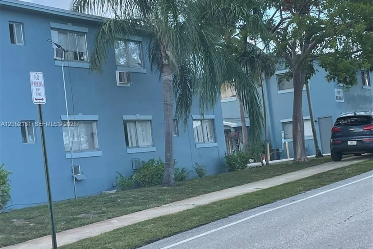 1829 N A St #25, Lake Worth: photo 1 of 10