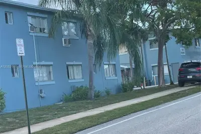 1829 N A St #25, Lake Worth: photo 1 of 10