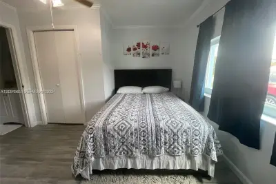 Home in Miramar: photo 1 of 12