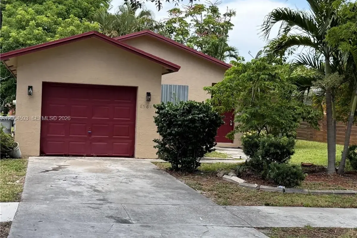1561 NW 7th Ter, Pompano Beach: photo 1 of 24