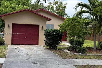1561 NW 7th Ter, Pompano Beach: photo 1 of 24
