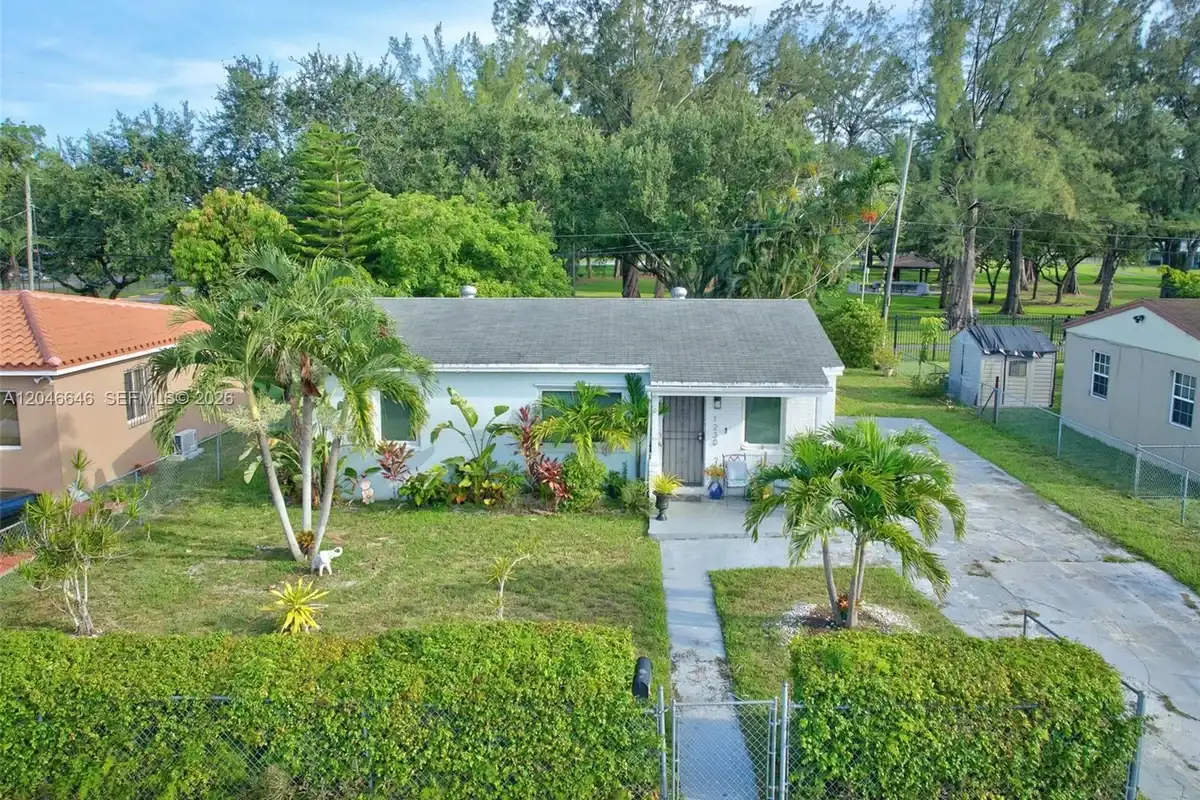 1230 NW 84th Ter, Miami: photo 1 of 30