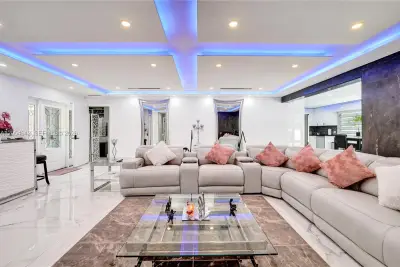 3701 Mckinley St, Hollywood: photo 1 of 33
