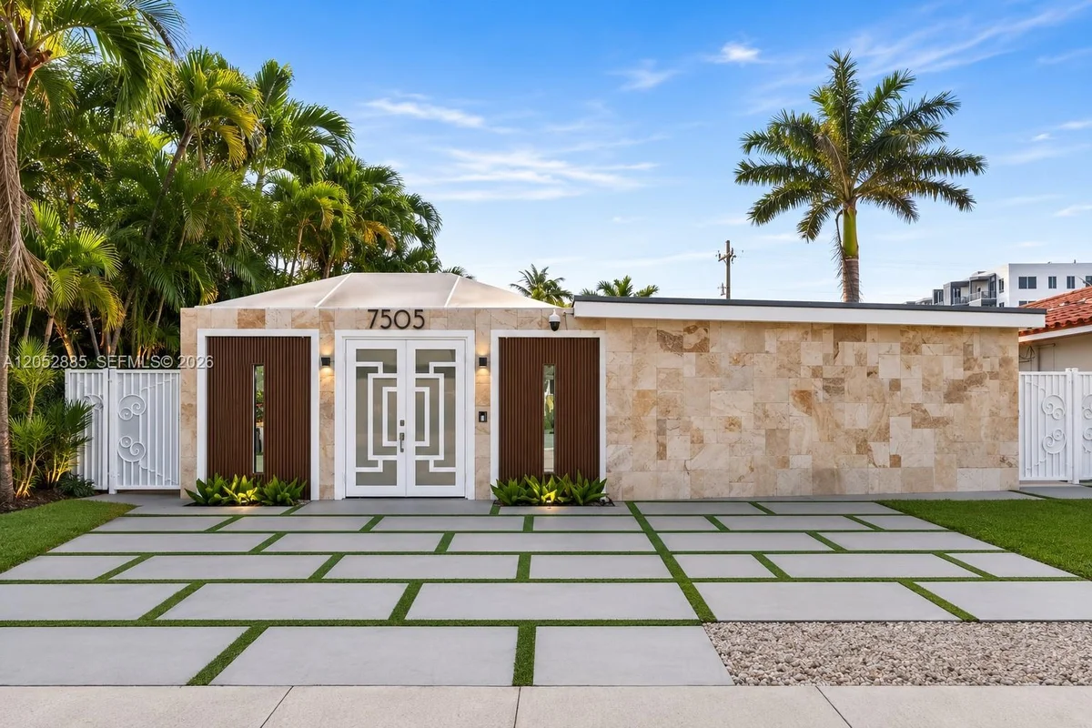 7505 Mutiny Ave, North Bay Village: photo 1 of 24