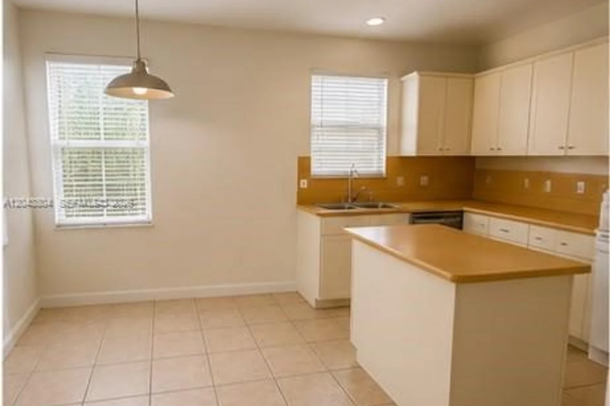 2150 Shoma Dr #226, Royal Palm Beach: photo 1 of 6