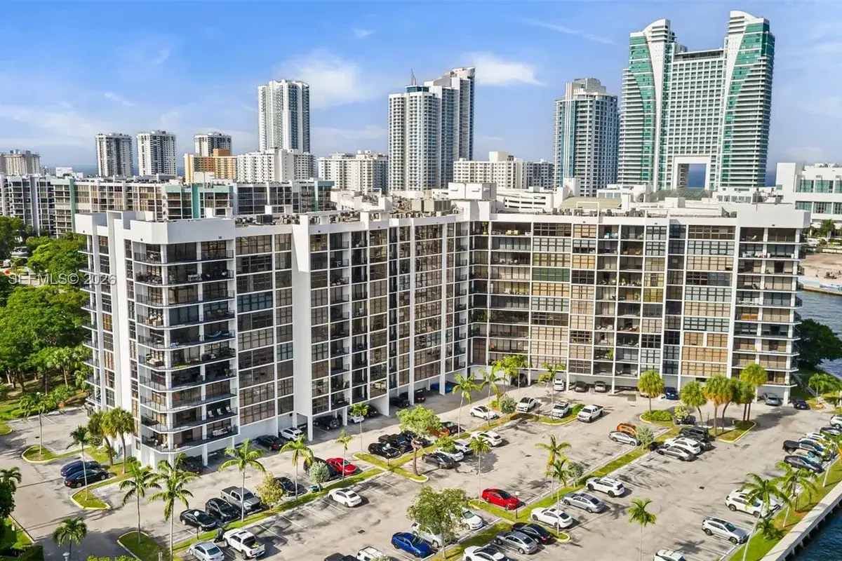 200 Leslie Dr #930, Hallandale Beach: photo 1 of 50