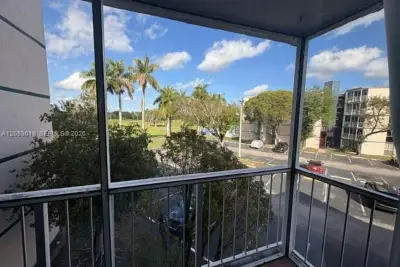 7035 NW 186th St #D302, Hialeah: photo 1 of 14