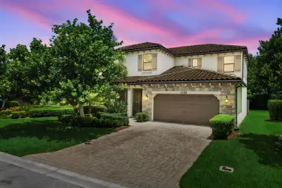 8899 Willow Cove Ln, Lake Worth: photo 1 of 34