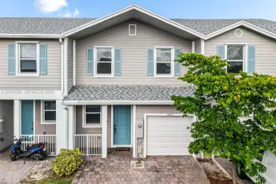 1871 SE 9th Ter, Homestead: photo 1 of 31
