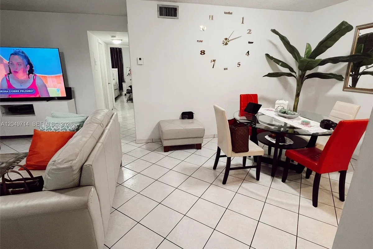 501 Blue Heron Dr #314-A, Hallandale Beach: photo 1 of 19