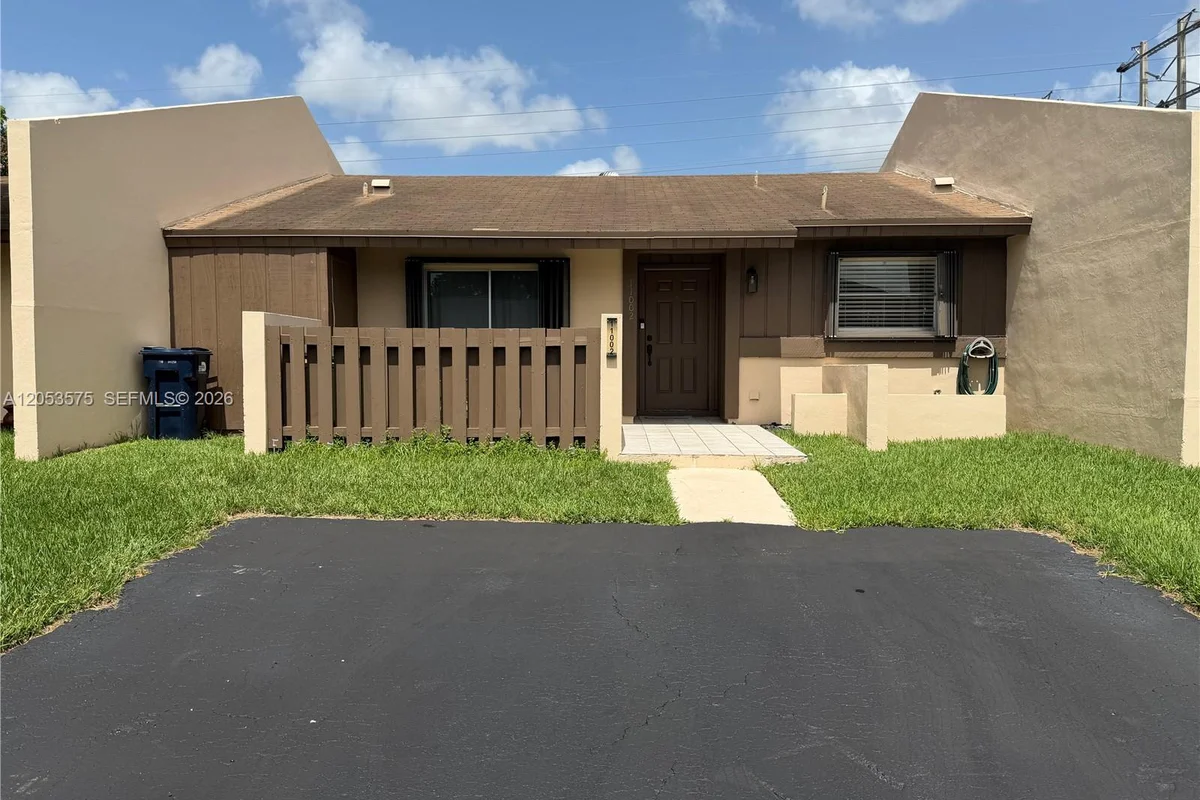 11002 SW 125th Ct, Miami: photo 1 of 14