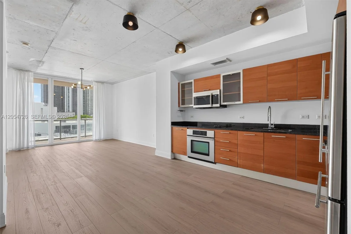 3470 E Coast Ave #H0505, Miami: photo 1 of 24