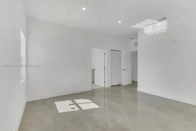 1539 44th Ave, Fort Lauderdale: photo 1 of 9