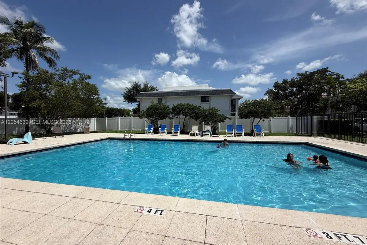 6195 NW 186th St #114, Hialeah: photo 1 of 16