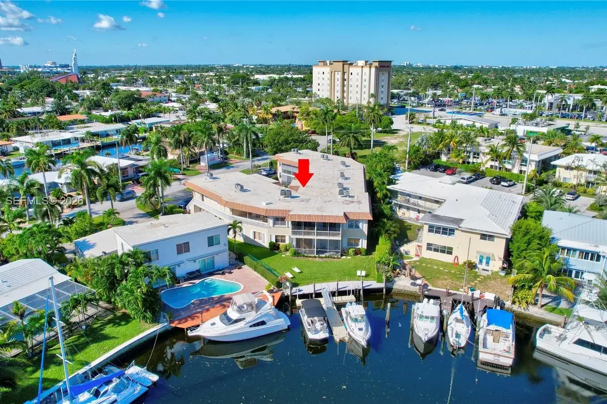 2201 SE 9th St #108, Pompano Beach: photo 1 of 33