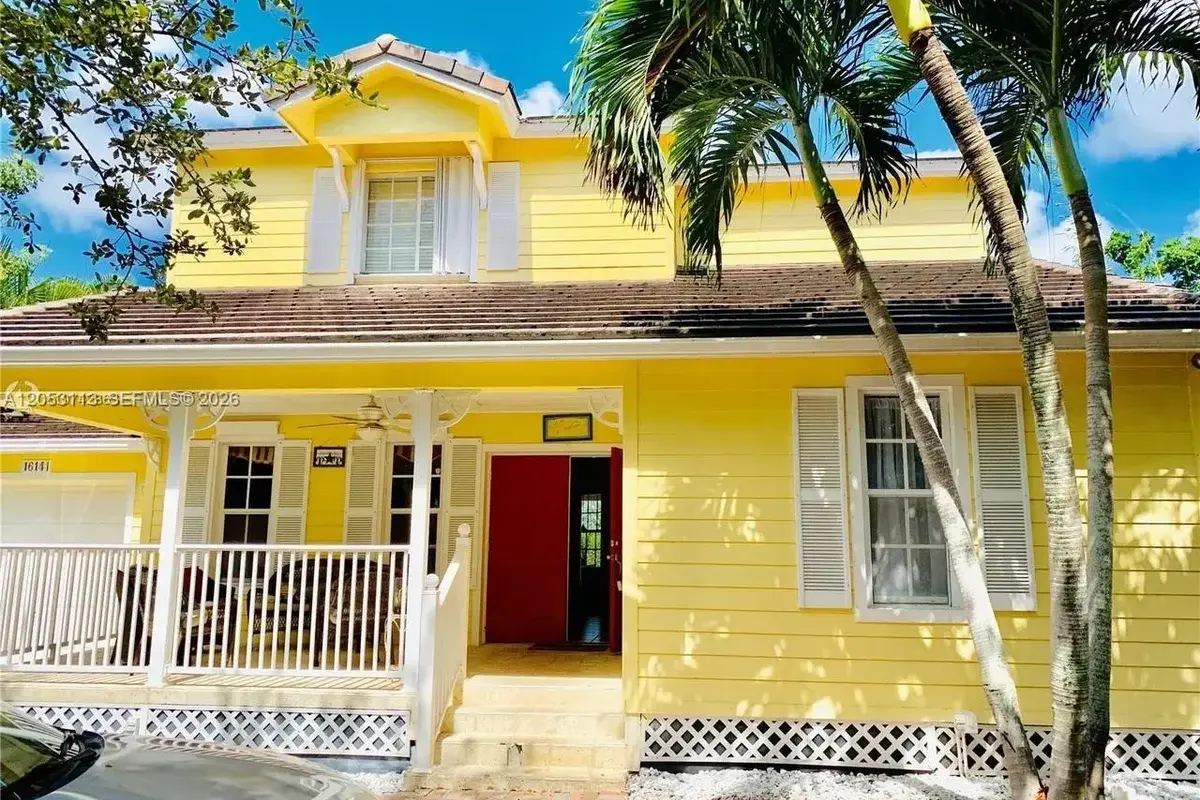 16141 SW 96th Ter, Miami: photo 1 of 28