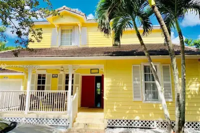 16141 SW 96th Ter, Miami: photo 1 of 28