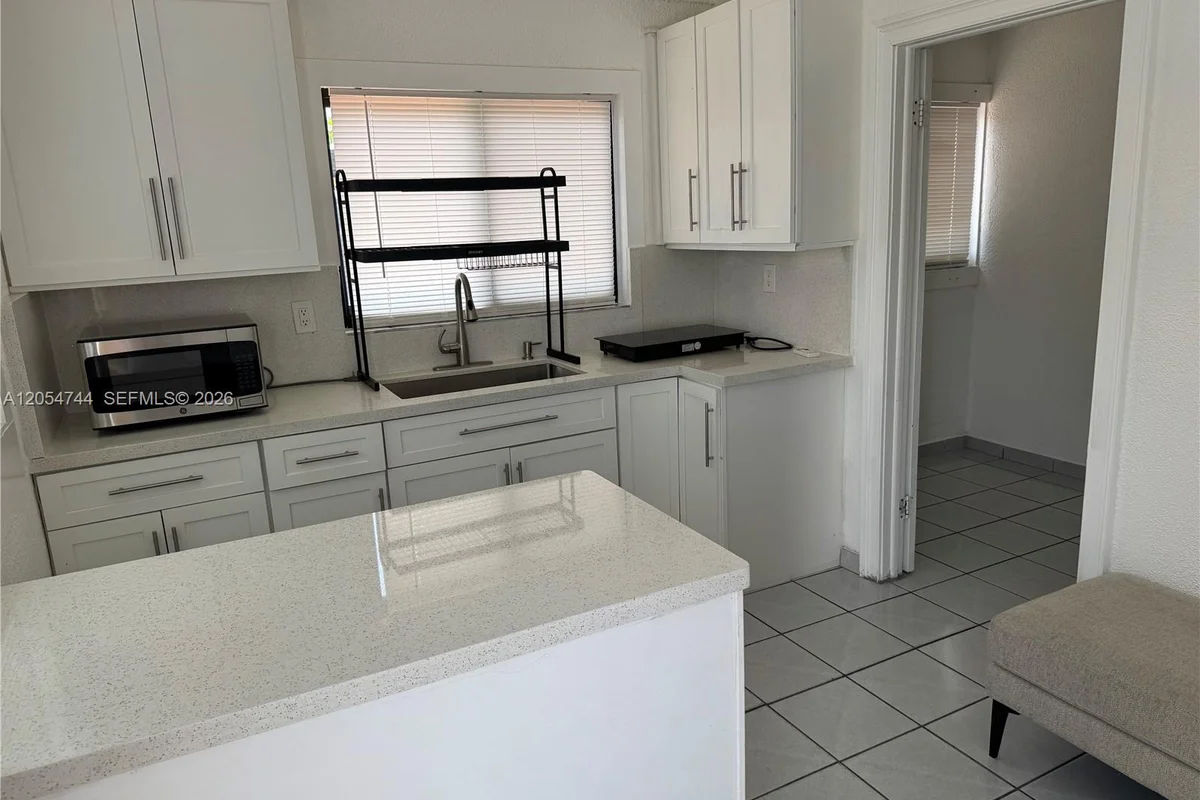 8240 NW 181st St #2, Hialeah: photo 1 of 1