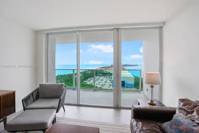 100 Bayview Dr #2125, Sunny Isles Beach: photo 1 of 17