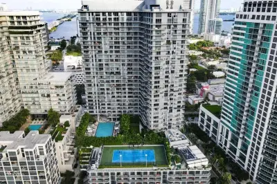 121 NE 34th St #1603, Miami: photo 1 of 12