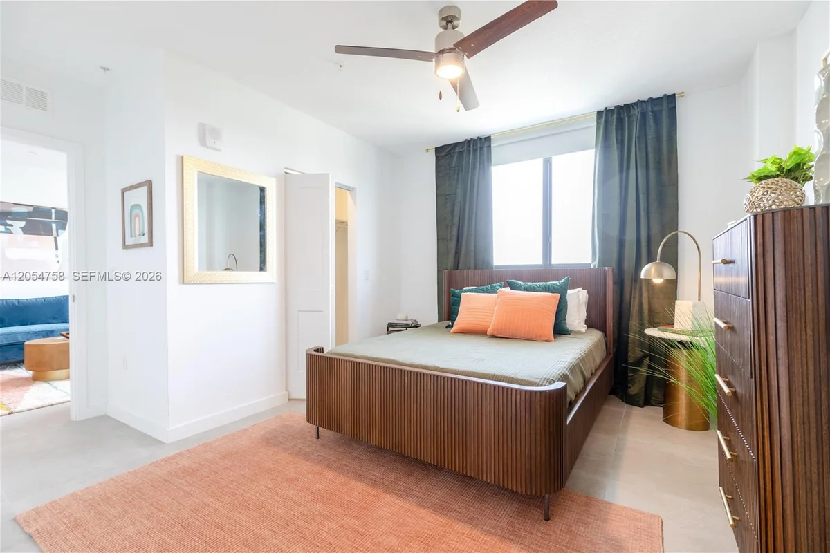 1005 Spring Garden Rd #728, Miami: photo 1 of 38