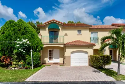 7081 SW 158th Ct, Miami: photo 1 of 17