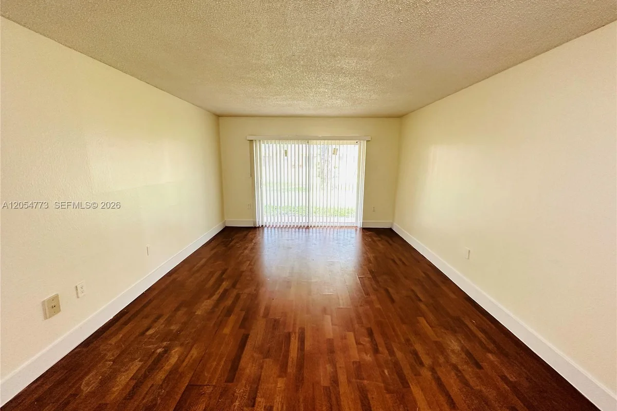 505 NW 177th St #131, Miami Gardens: photo 1 of 12