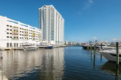 17301 Biscayne Blvd #1609, North Miami Beach: photo 1 of 47
