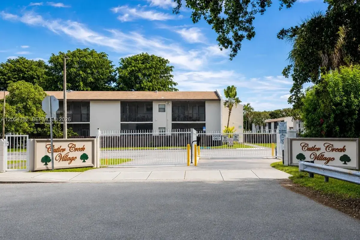 10370 SW 220th St #228, Cutler Bay: photo 1 of 16